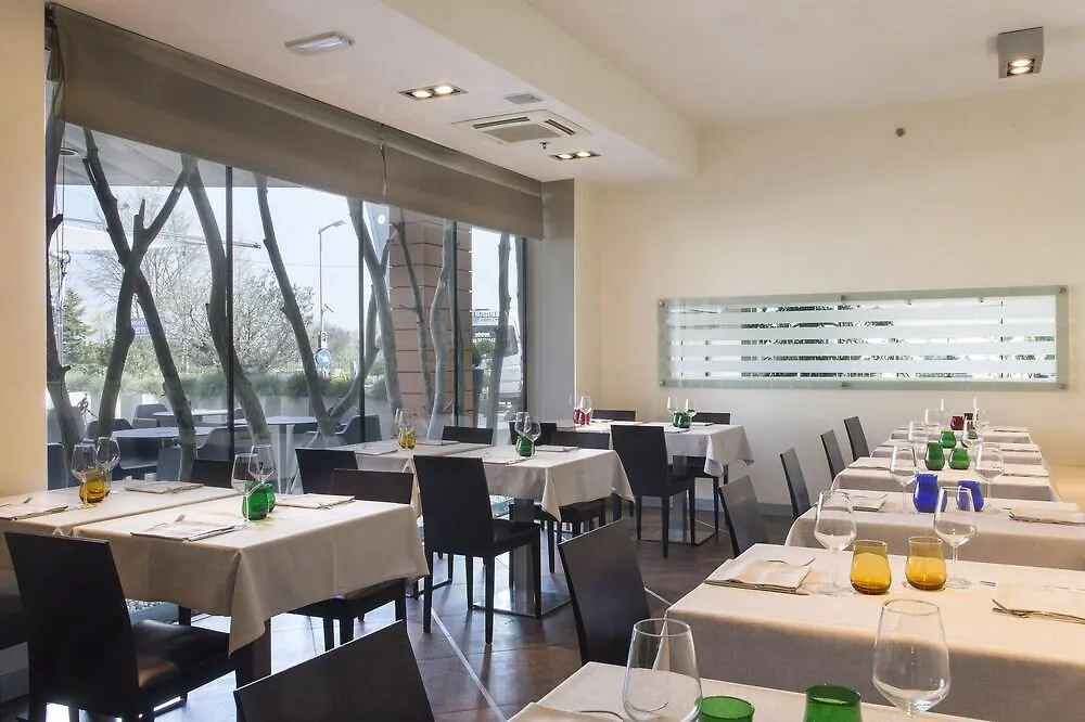 Courtyard By Marriott Venice Airport Tessera 4*,  Italien