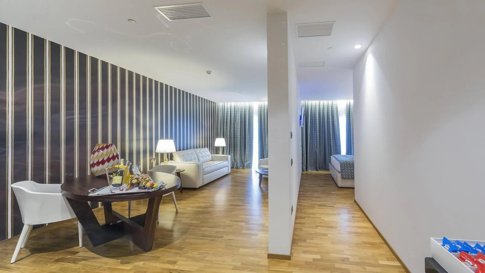 Courtyard By Marriott Venice Airport Tessera Hotel