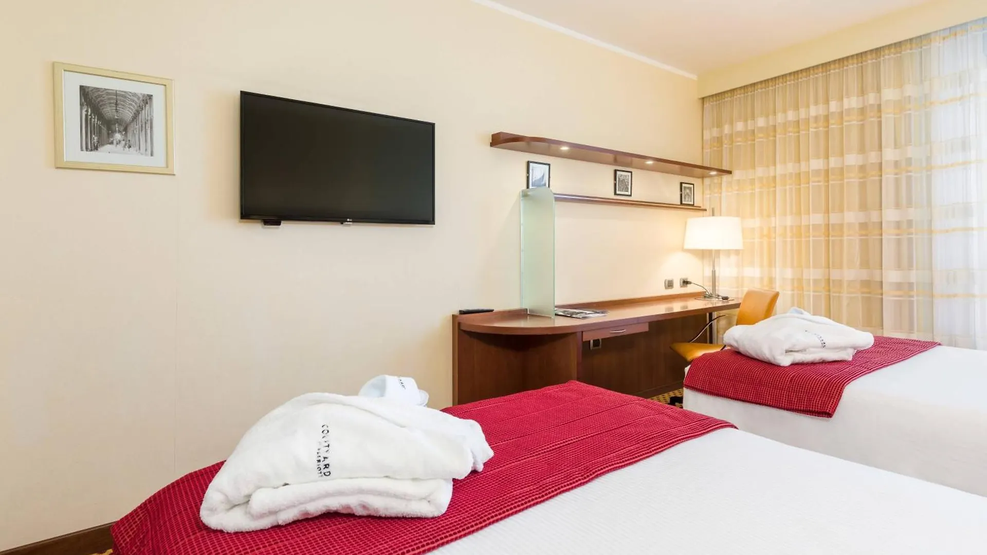 Courtyard By Marriott Venice Airport Tessera Hotel